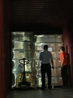 Film de stratification de livre transparent avec adhésif activé par chaleur et noyau de papier de 1 pouce pour stratification thermique