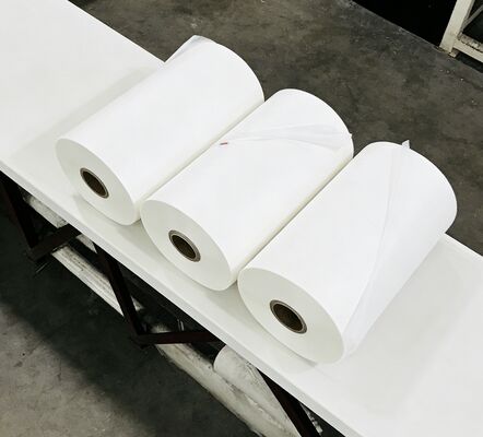 Film de laminage de finition mate de livre avec une durée de conservation supérieure à 12 mois et une vitesse de laminage allant jusqu'à 400 m/min