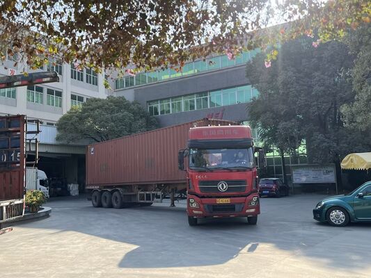 Film de stratification thermique en PET avec adhésif activé par la chaleur et dureté douce pour des applications jusqu'à 2200 mm de largeur