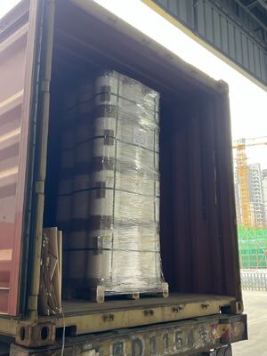 Film de stratification thermique PET résistant à l'humidité avec finition de surface brillante et résistance à la température jusqu'à 130°C