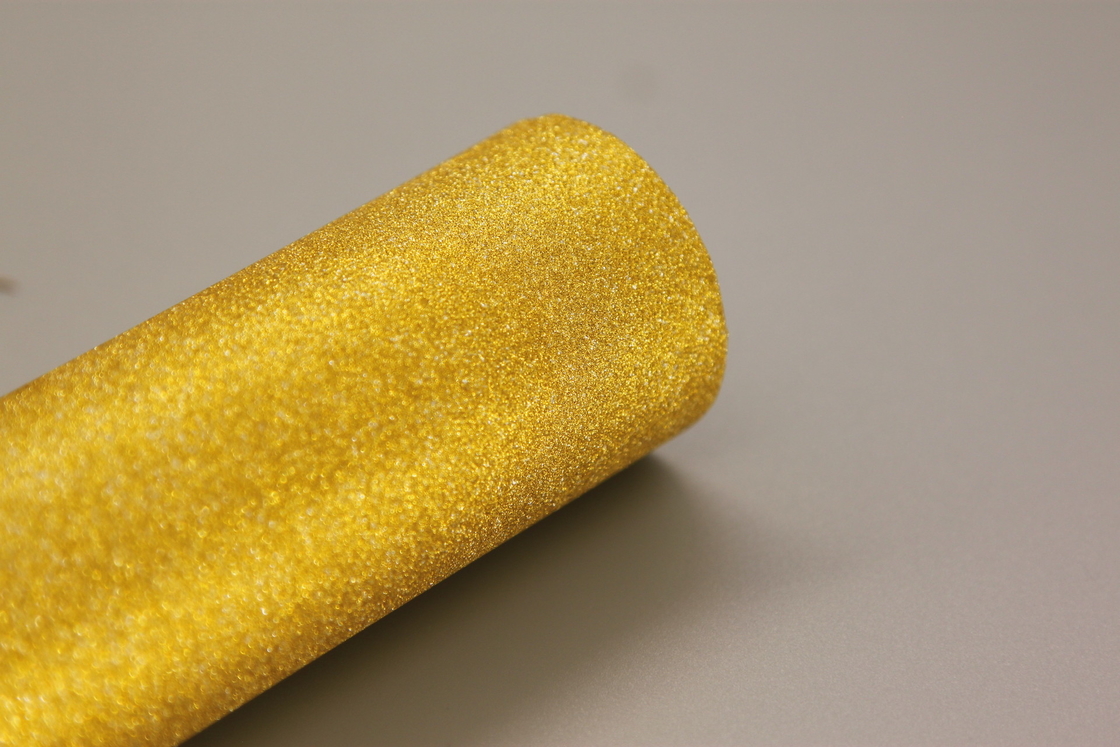 Améliorez vos matériaux d'affaires avec un film de stratification glitter