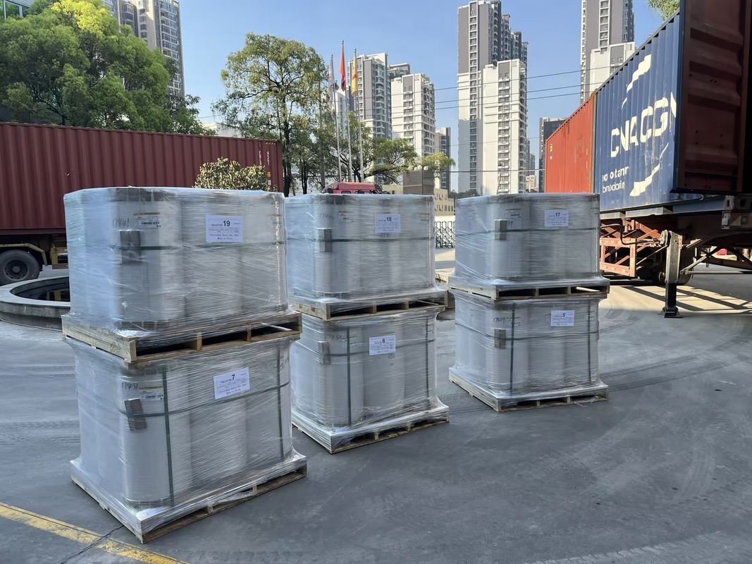 Film BOPP à surface lisse avec adhésion super-forte et résistance aux UV pour la lamination thermique