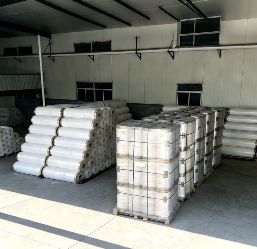 Film de stratification de dureté douce et écologique recyclable et brillant d'une épaisseur de 17 à 45 microns pour une brillance durable