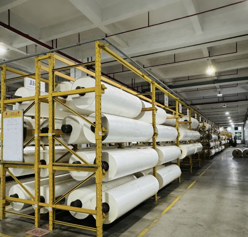 Film de laminage thermique BOPP transparent avec colle EVA de Corée et largeur de 2200 mm pour revêtement protecteur transparent