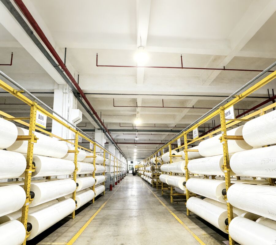 Film de stratification brillant recyclable et écologique avec traitement par extrusion multiple et caractéristiques résistantes à l'humidité