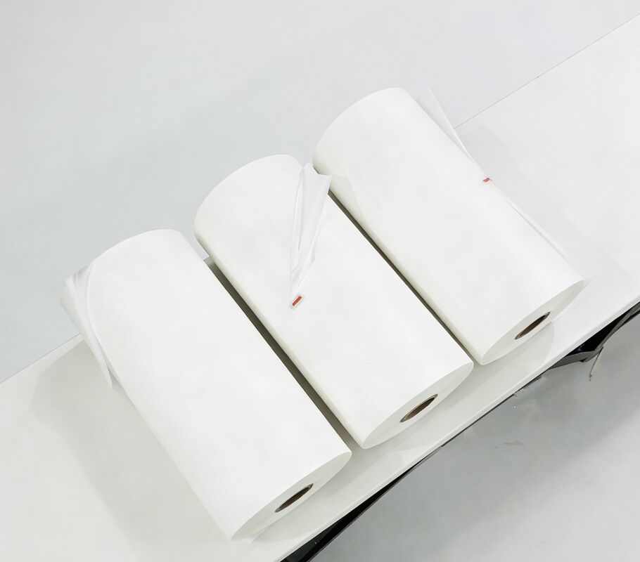 Film de stratification de livre à haute résistance à la déchirure avec une taille de noyau de 1 ou 3 pouces et une vitesse de stratification allant jusqu'à 400 m/min