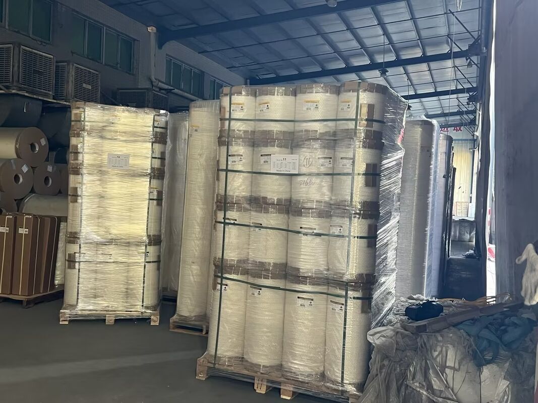 Film de stratification de livre à dureté douce avec noyau en papier de 3 pouces pour une protection durable