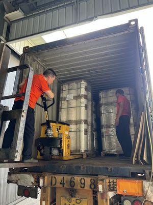 Film de laminage de livre souple transparent avec adhésif activé par la chaleur pour la lamination à chaud