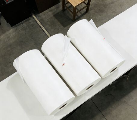 Film PET métallisé avec résistance chimique et finition de surface réfléchissante en épaisseur personnalisée 12-30 microns