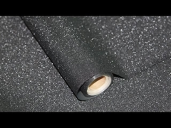 Le film de stratification à l'éclat noir en action!