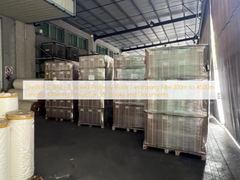 Durée de conservation : 2 ans si stocké correctement. Film de plastification pour livres, longueurs de 100m à 4500m, offrant une protection pour les livres et les documents.